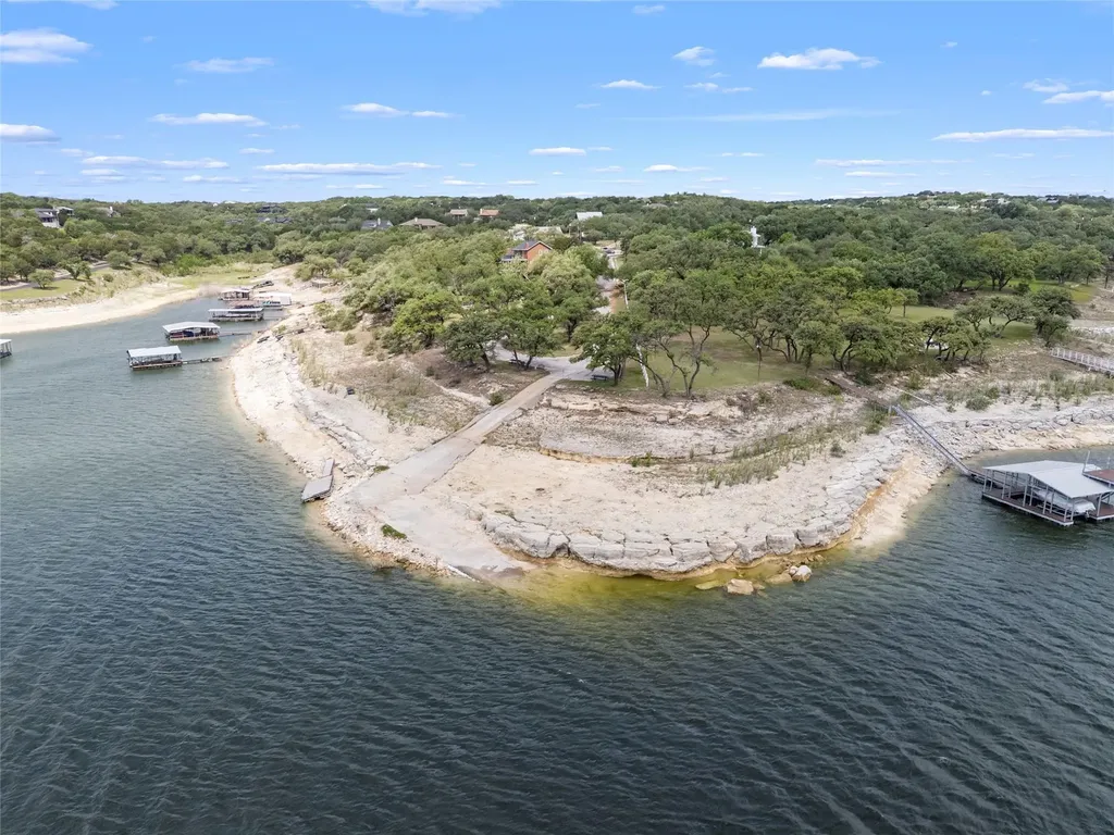 1131 Edgewater Drive Spicewood TX 78669