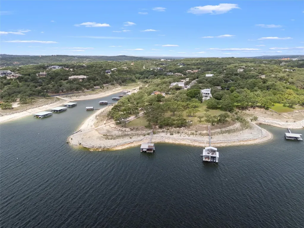 1131 Edgewater Drive Spicewood TX 78669