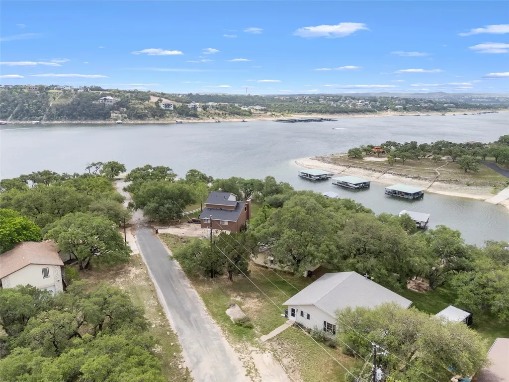 1131 Edgewater Drive Spicewood TX 78669
