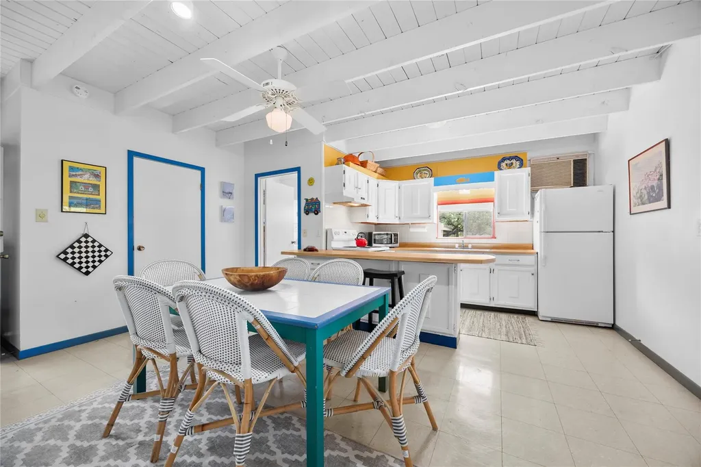 1131 Edgewater Drive Spicewood TX 78669