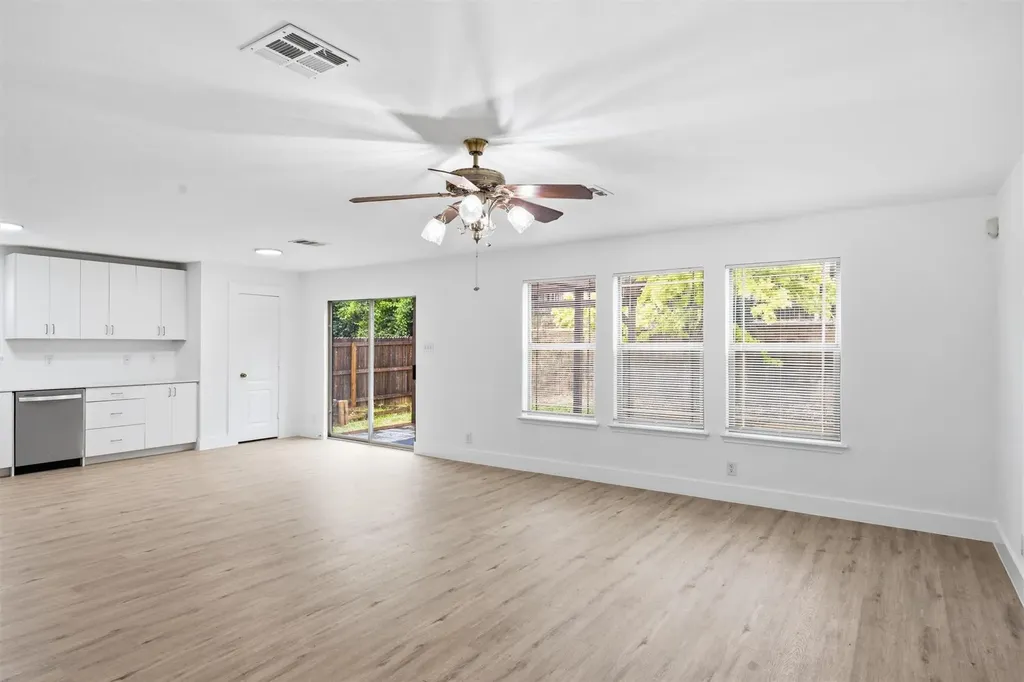 215 Myrtle Street Kyle TX 78640
