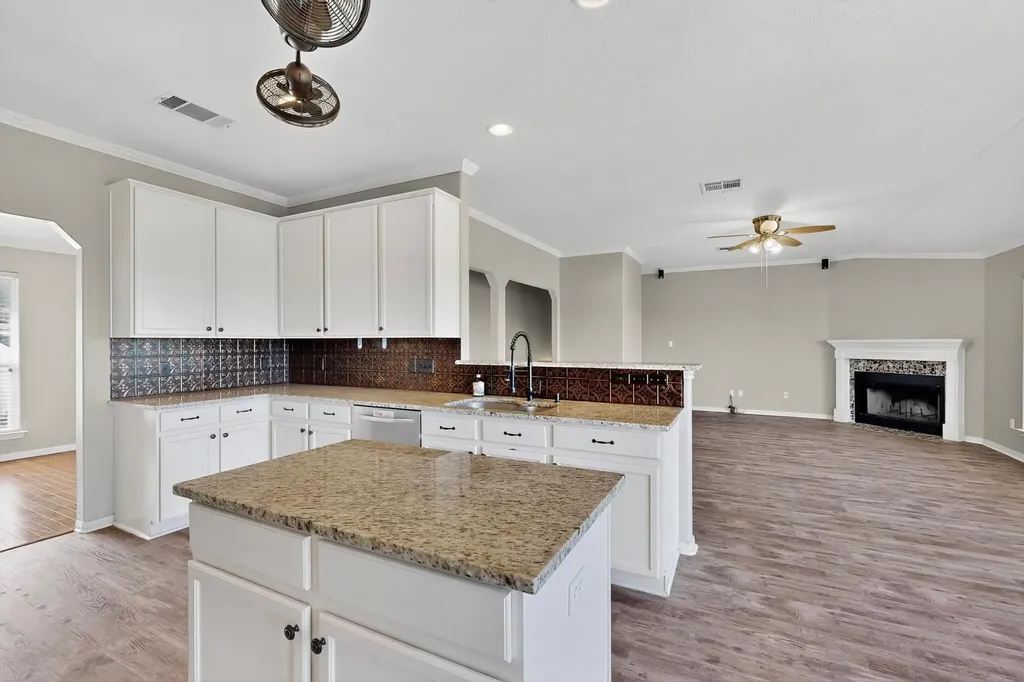 21200 High Drive Lago Vista TX 78645