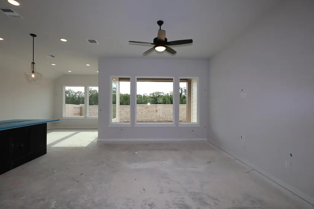 10728 Worth Lane Manor TX 78653