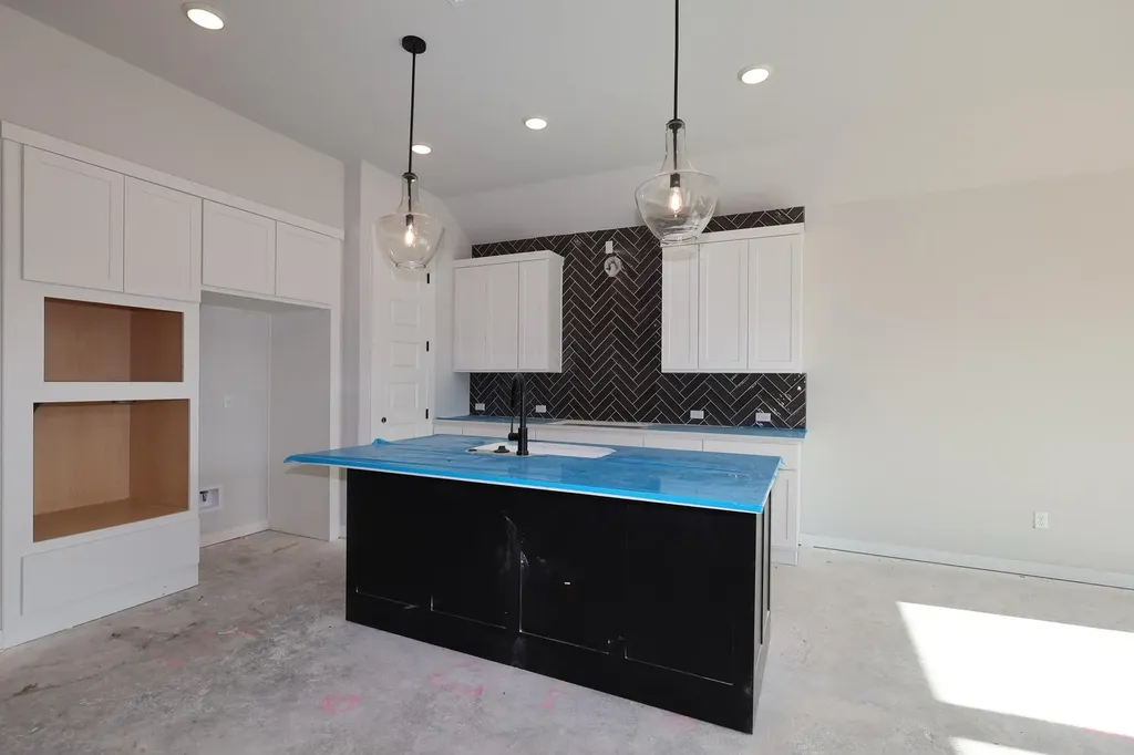 10728 Worth Lane Manor TX 78653