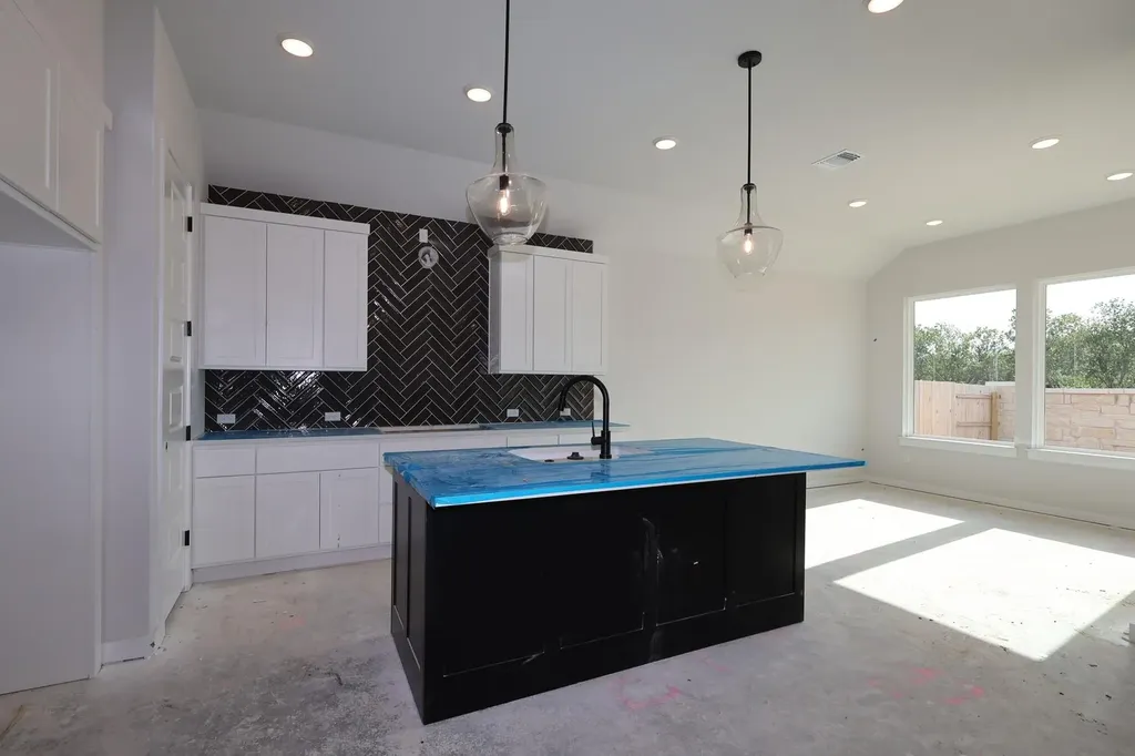 10728 Worth Lane Manor TX 78653
