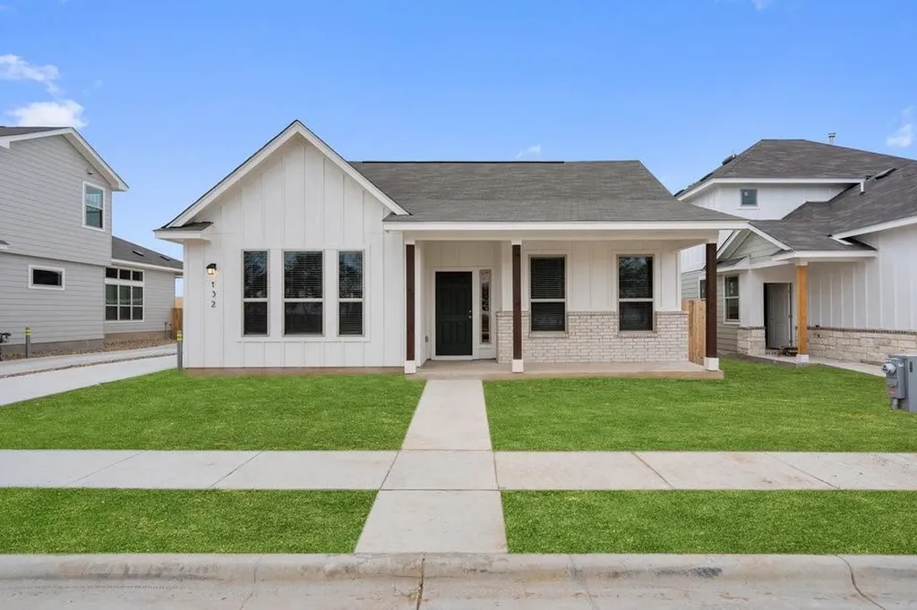 132 Condesa Street Kyle TX 78640