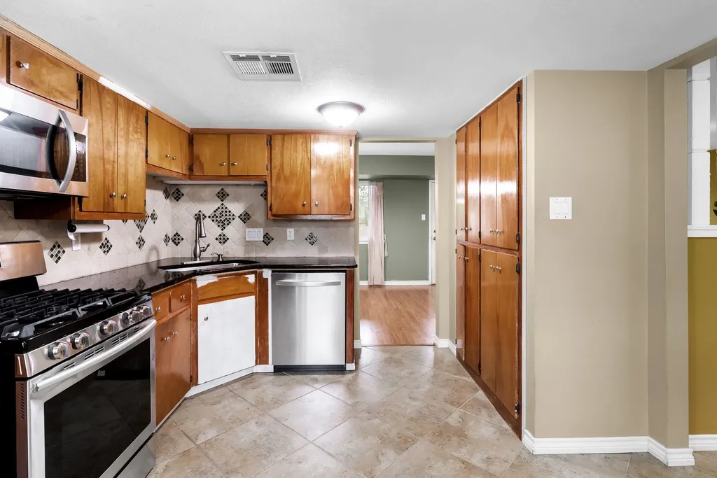 7214 Teaberry Drive Austin TX 78745
