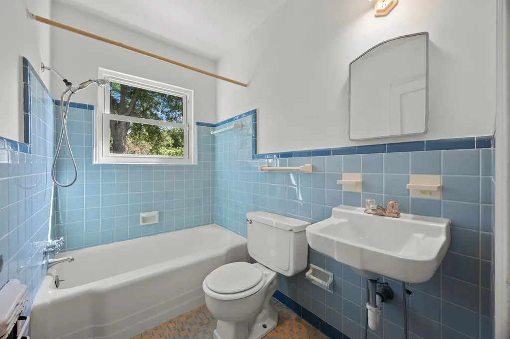 1407 Karen Avenue Austin TX 78757