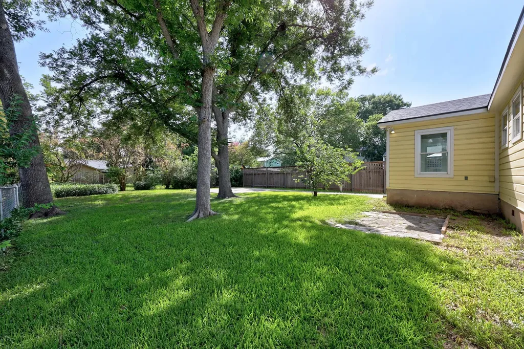 1407 Karen Avenue Austin TX 78757