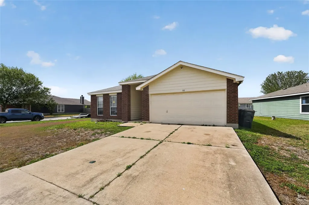 152 Eagle Drive Luling TX 78648