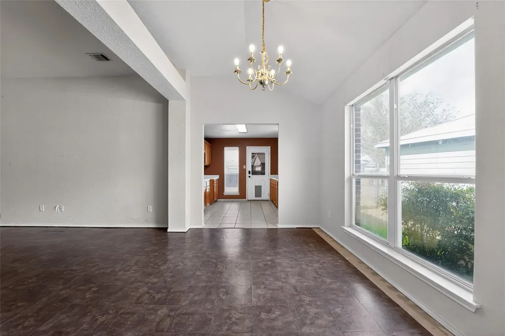 152 Eagle Drive Luling TX 78648