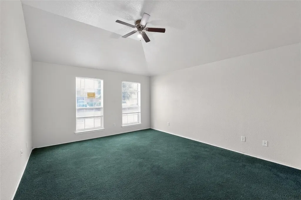 152 Eagle Drive Luling TX 78648