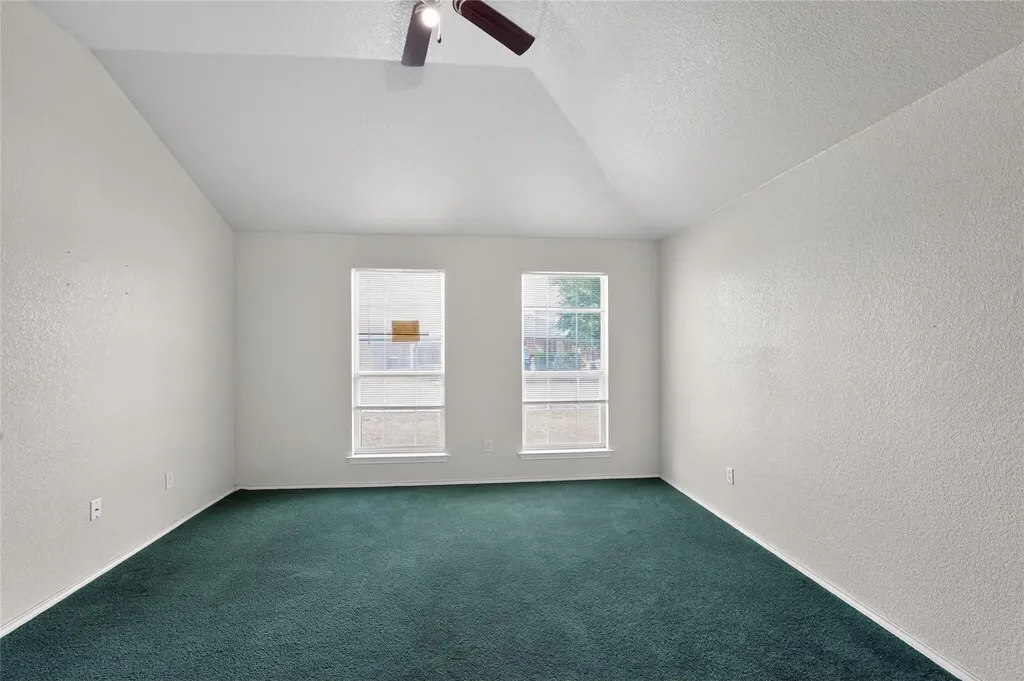 152 Eagle Drive Luling TX 78648