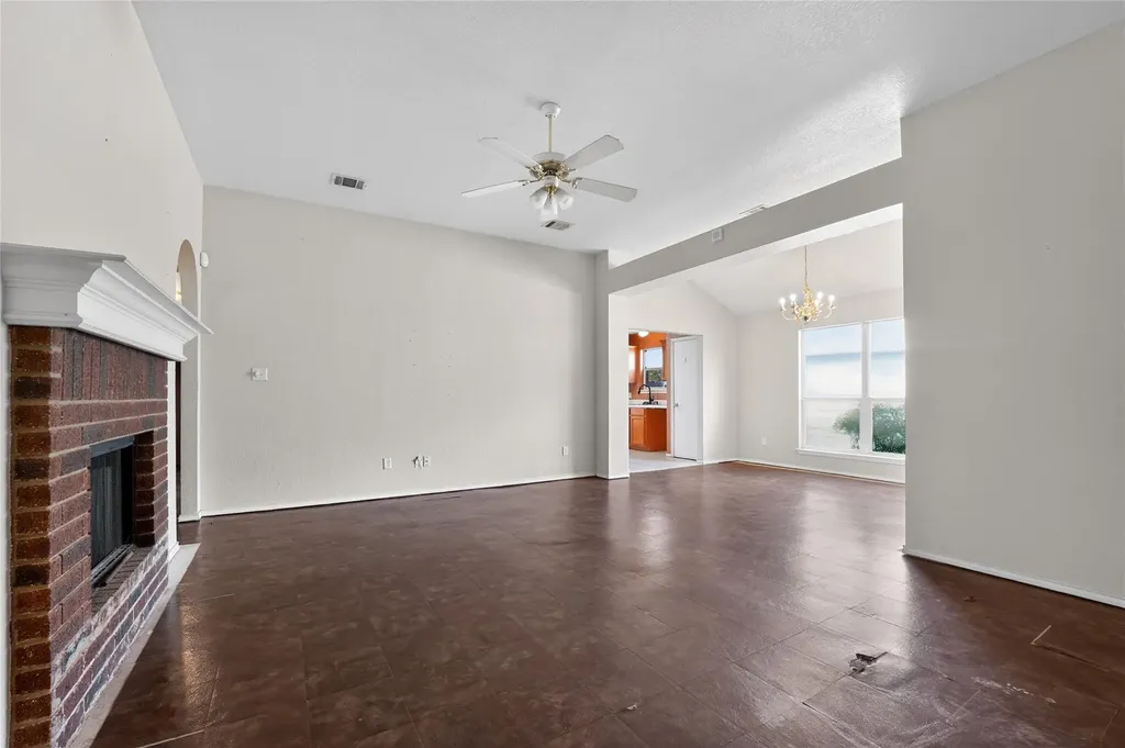 152 Eagle Drive Luling TX 78648