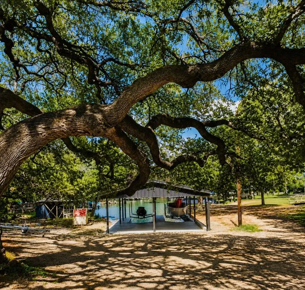 2001 Granite Cove Road Kingsland TX 78639