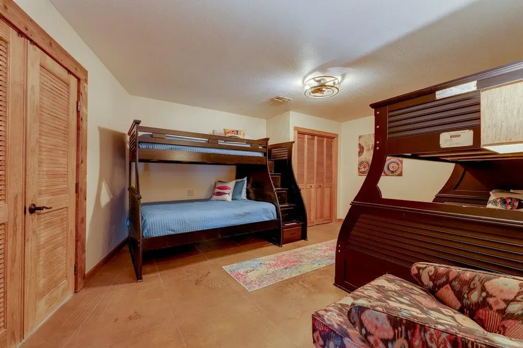 21008 W Lakeshore Drive Spicewood TX 78669