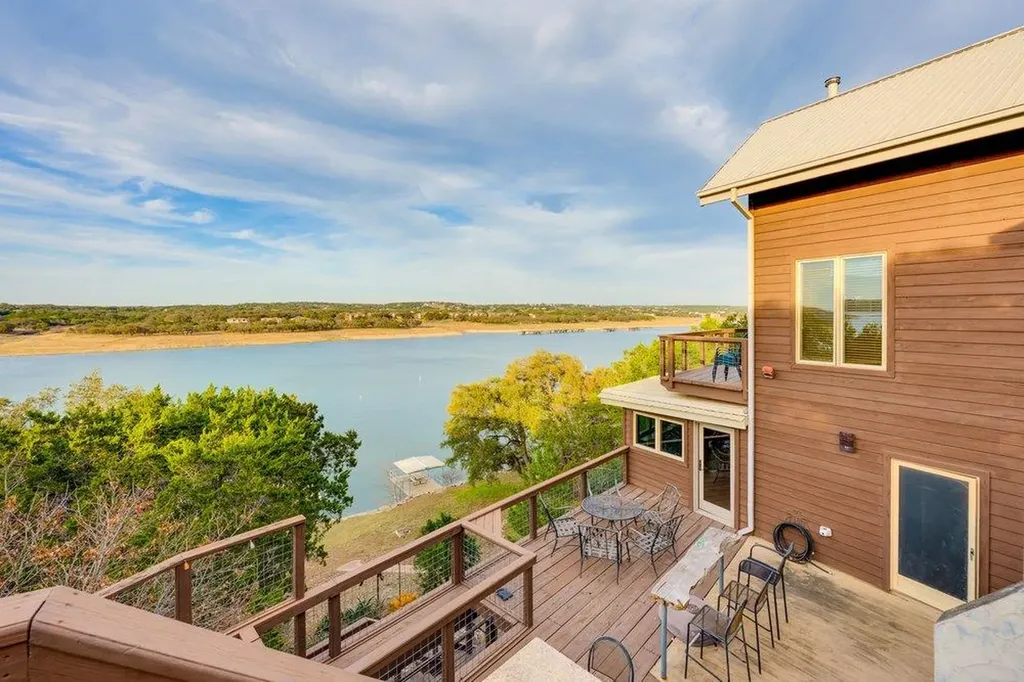 21008 W Lakeshore Drive Spicewood TX 78669