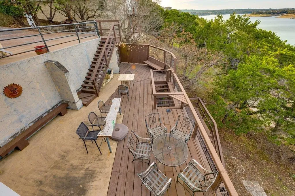 21008 W Lakeshore Drive Spicewood TX 78669