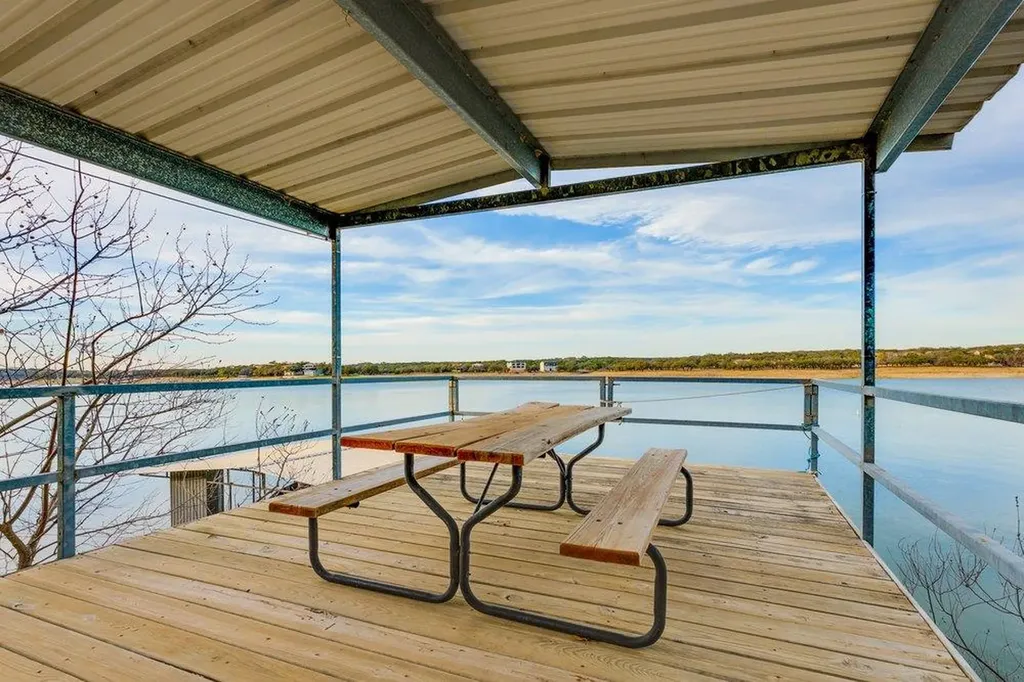 21008 W Lakeshore Drive Spicewood TX 78669