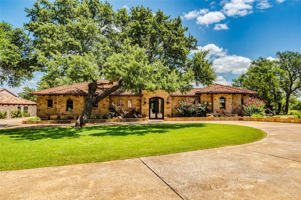 166 Encantada Horseshoe Bay TX 78657