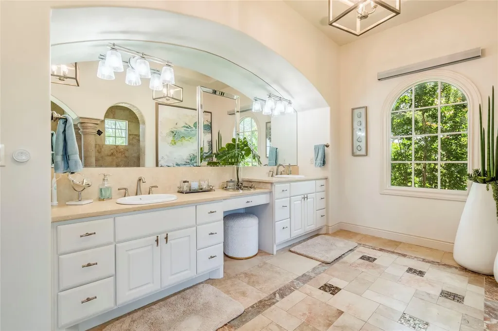 166 Encantada Horseshoe Bay TX 78657