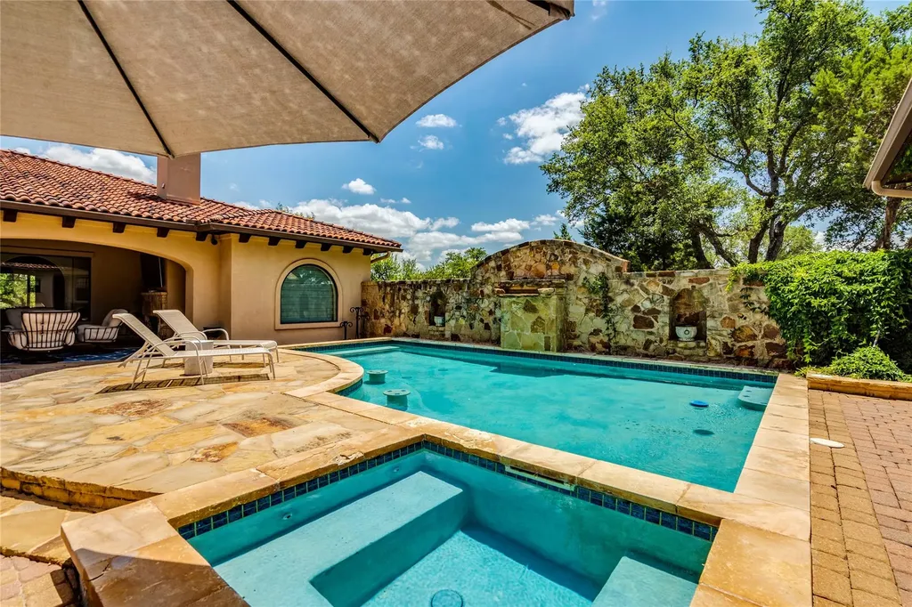166 Encantada Horseshoe Bay TX 78657
