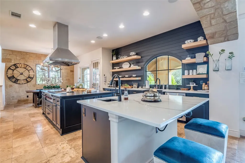 166 Encantada Horseshoe Bay TX 78657