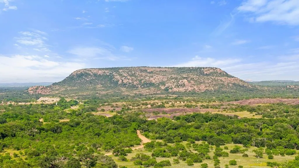 6304 County Road 110 Llano TX 78643