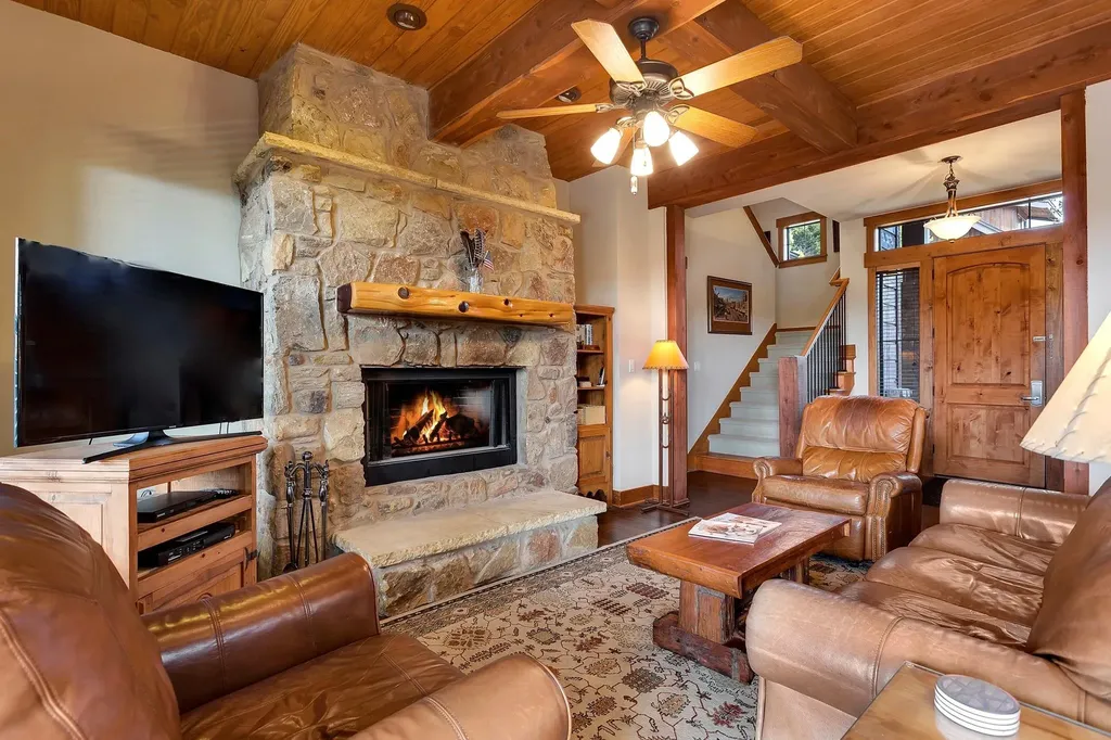 7412 Calming Court Jonestown TX 78645