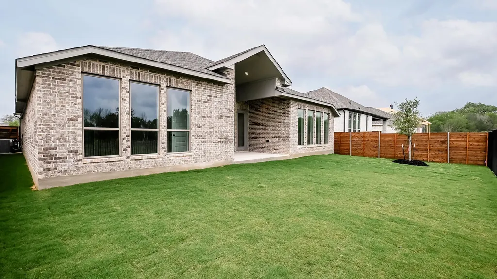 242 Melody Road Lockhart TX 78644