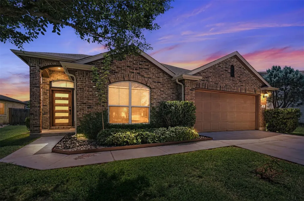 113 Wallops Kyle TX 78640