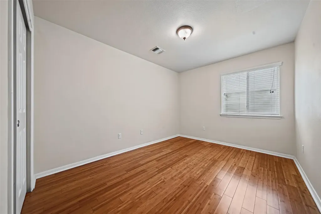 113 Wallops Kyle TX 78640