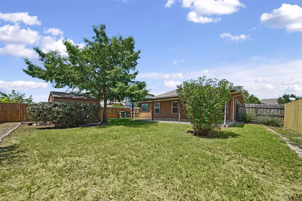 113 Wallops Kyle TX 78640