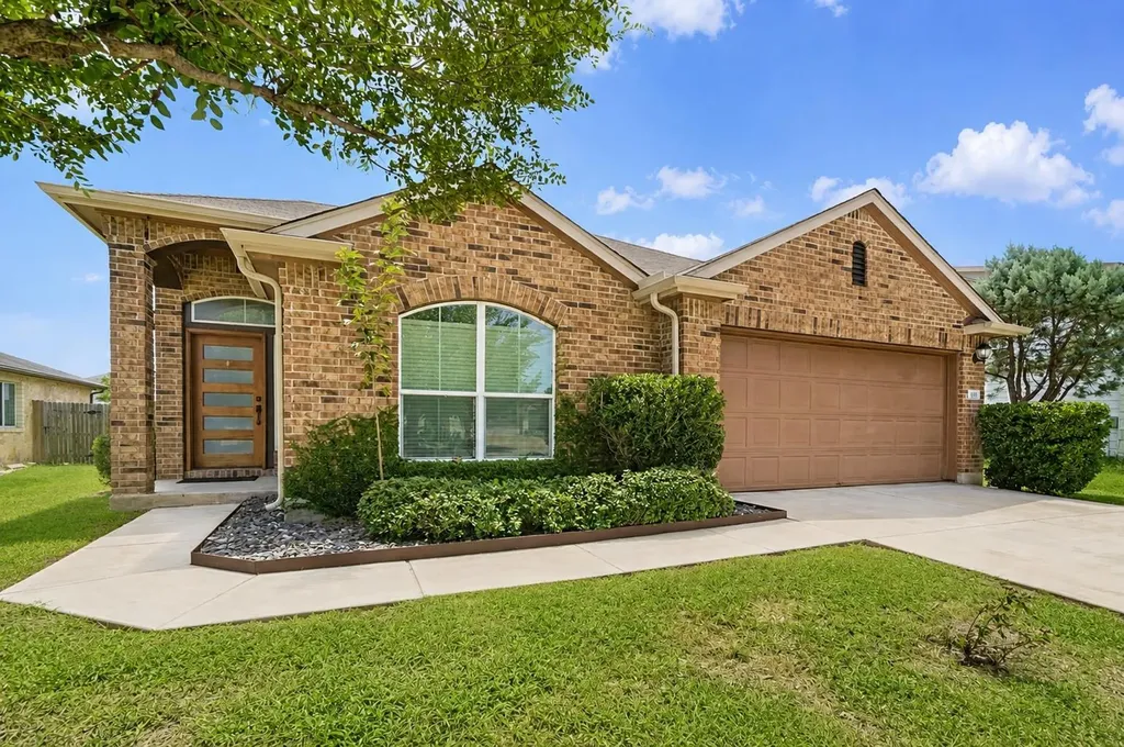 113 Wallops Kyle TX 78640