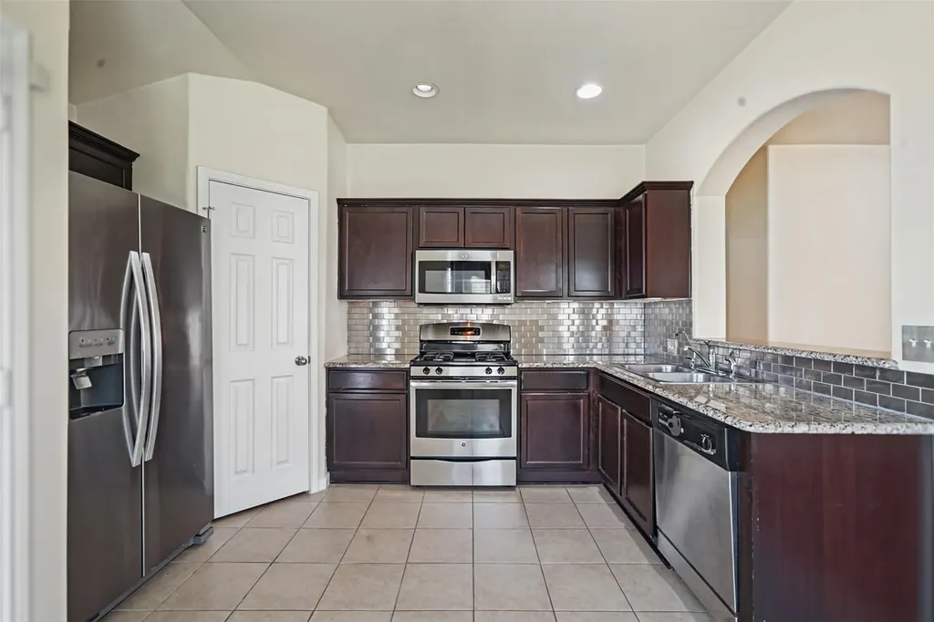 113 Wallops Kyle TX 78640