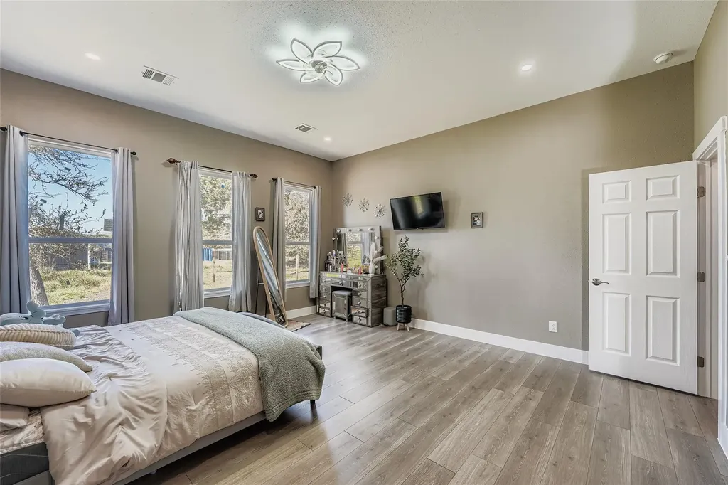 149 Arosa Drive Elgin TX 78621