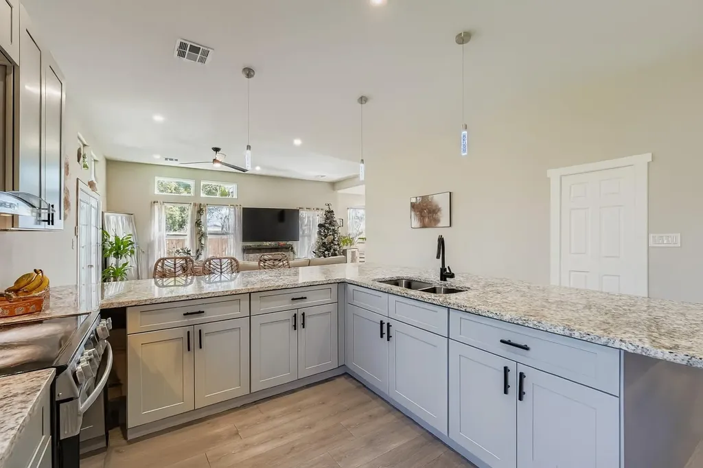 149 Arosa Drive Elgin TX 78621