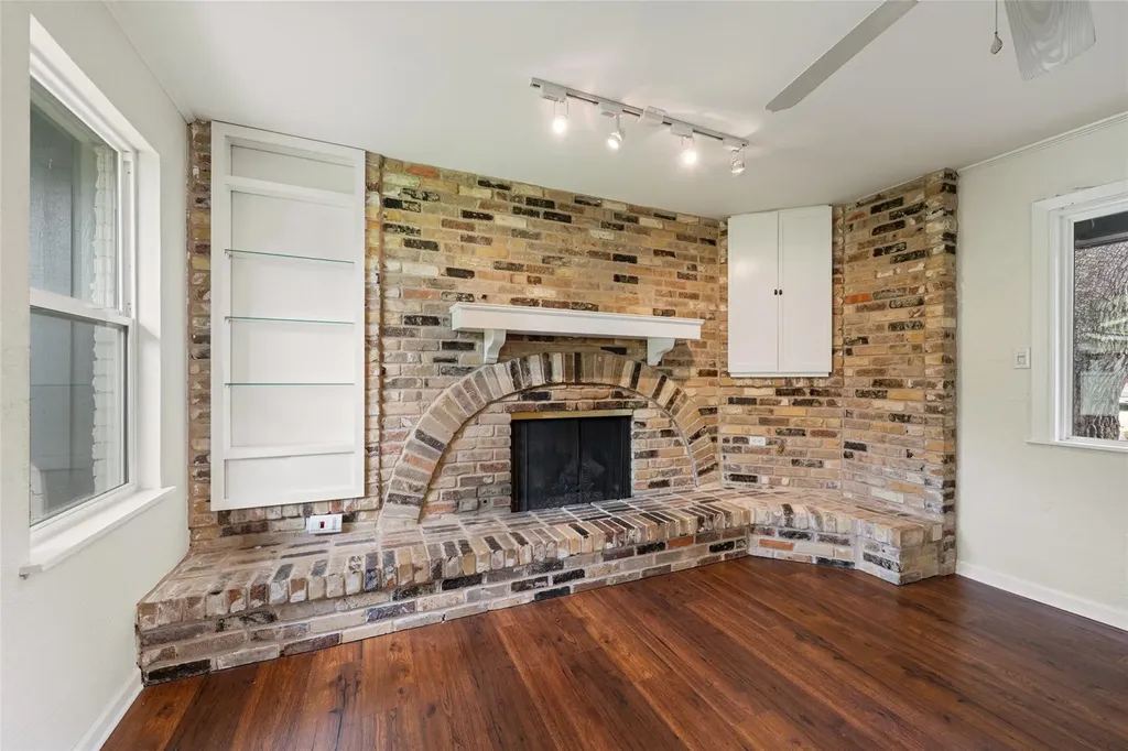 4602 Frontier Trail Austin TX 78745