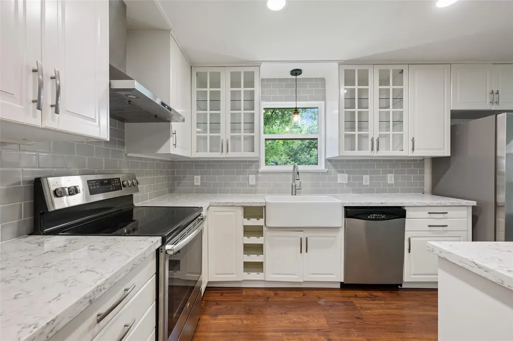 4602 Frontier Trail Austin TX 78745