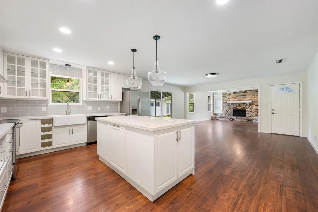 4602 Frontier Trail Austin TX 78745