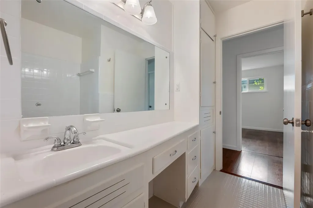 4602 Frontier Trail Austin TX 78745