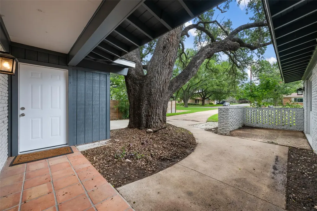 4602 Frontier Trail Austin TX 78745