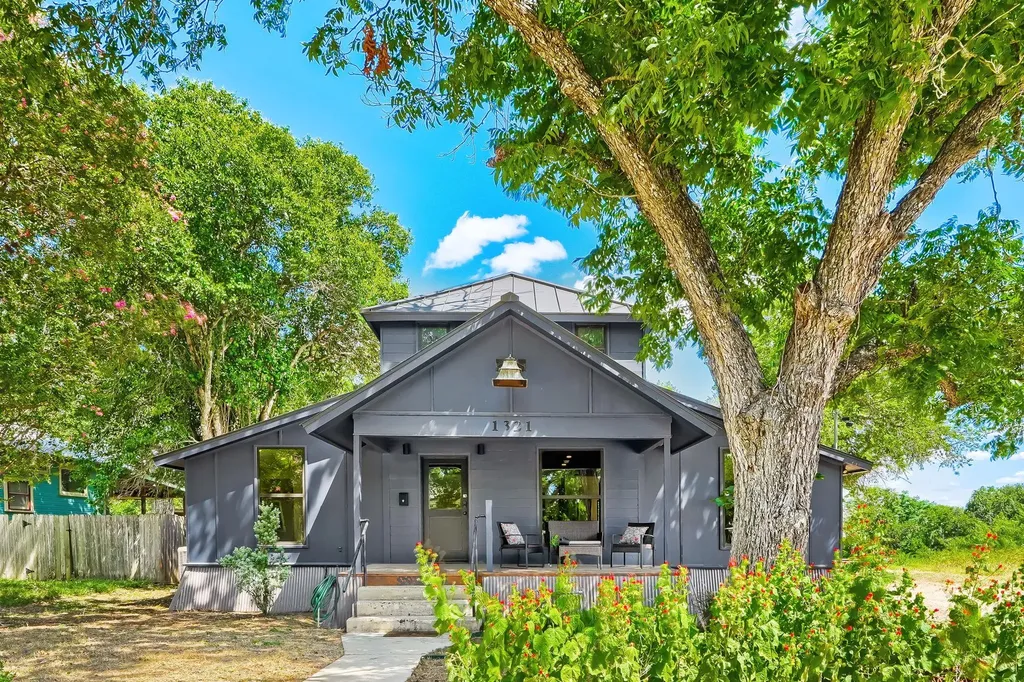 1321 W San Antonio Street San Marcos TX 78666