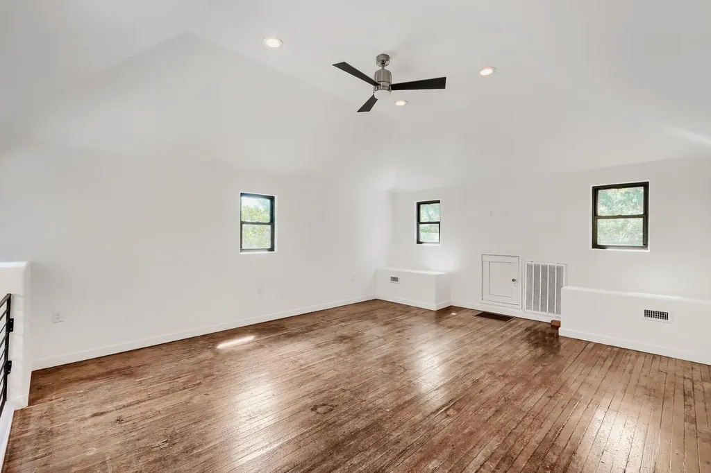 1321 W San Antonio Street San Marcos TX 78666