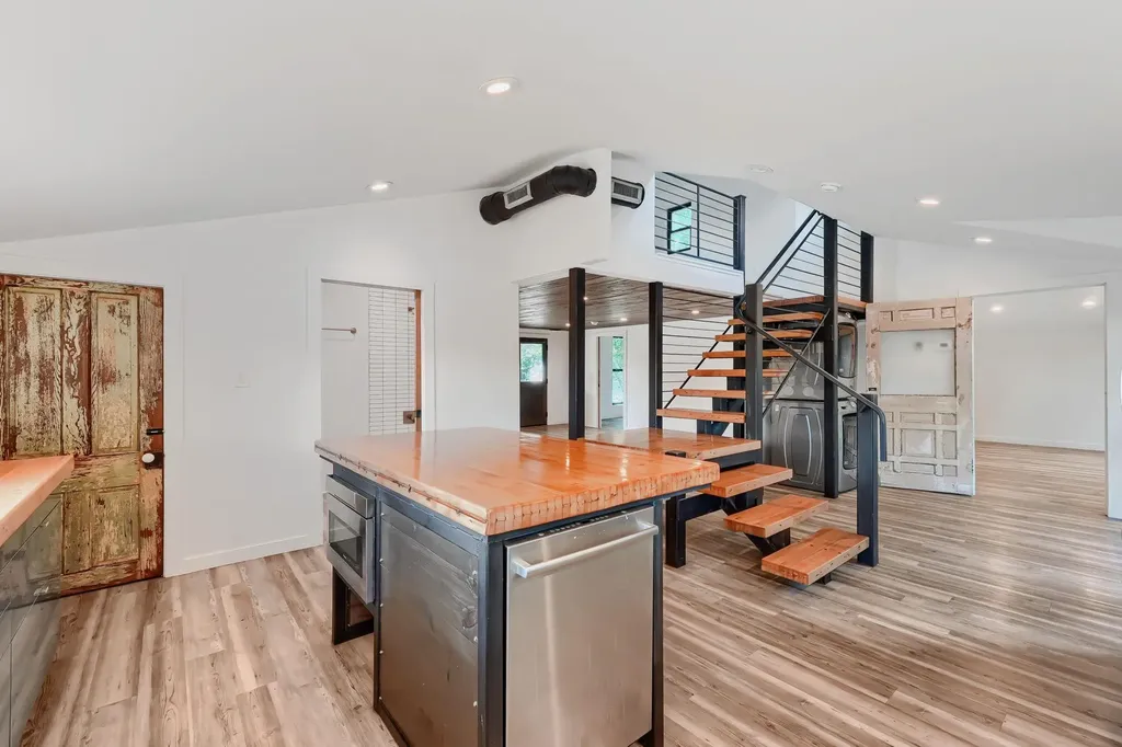 1321 W San Antonio Street San Marcos TX 78666