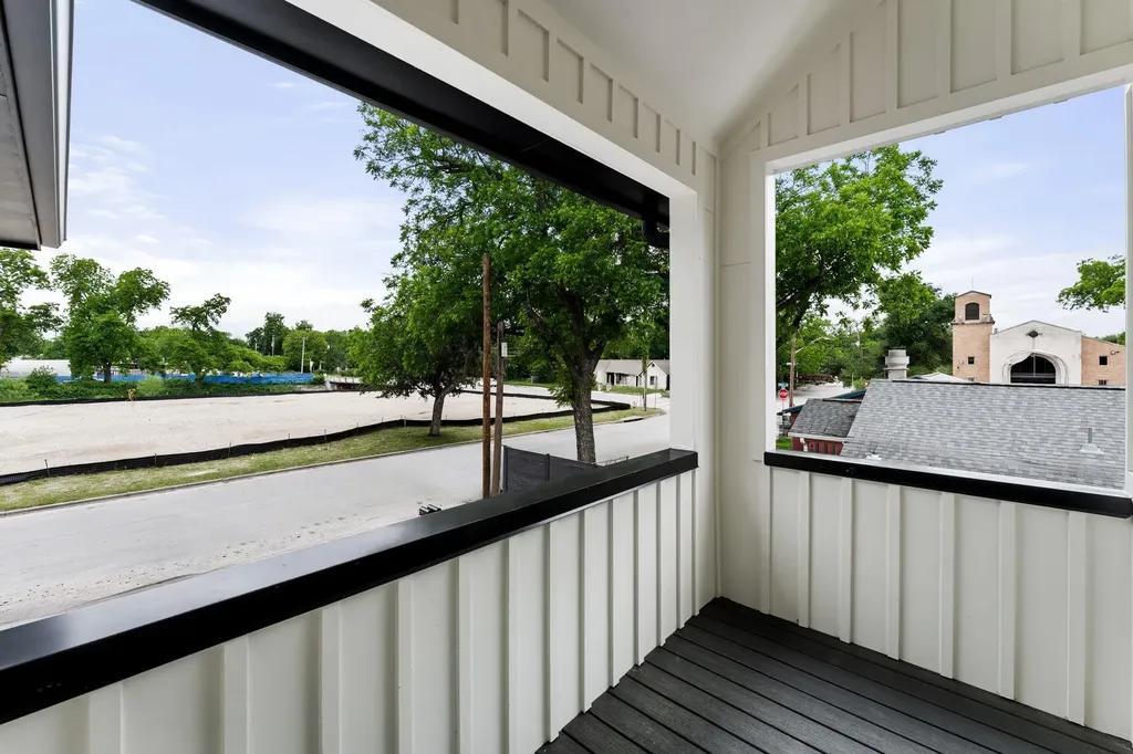 3204 Lyons Road Austin TX 78702