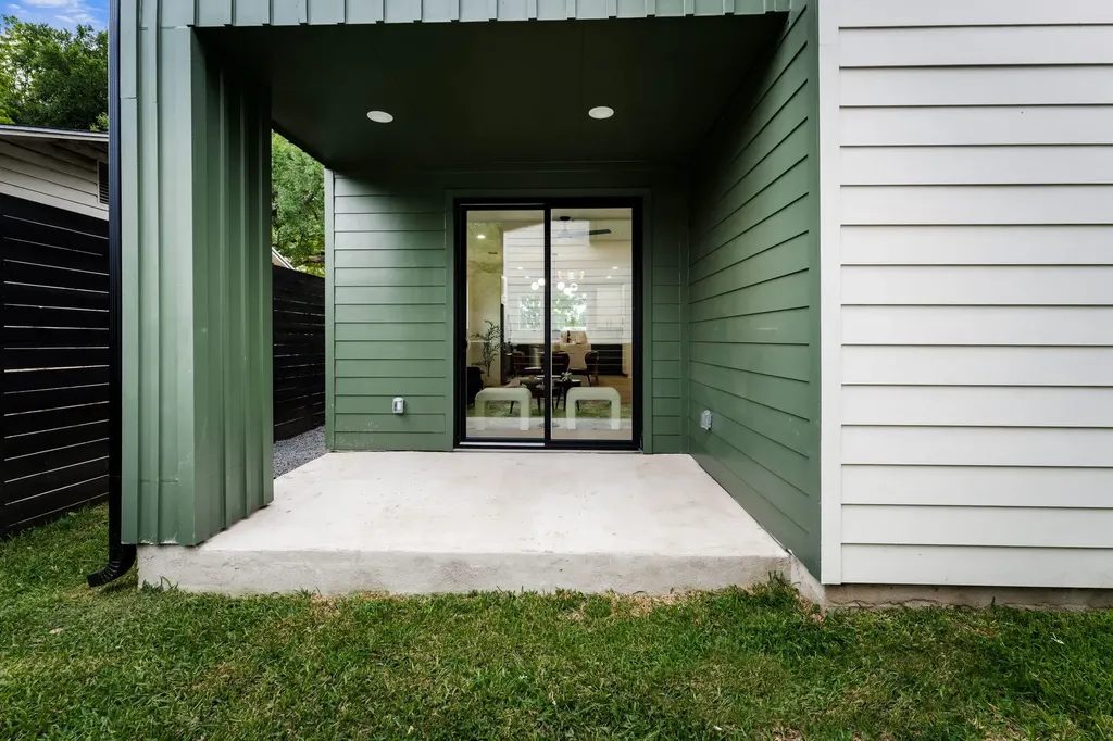 3204 Lyons Road Austin TX 78702