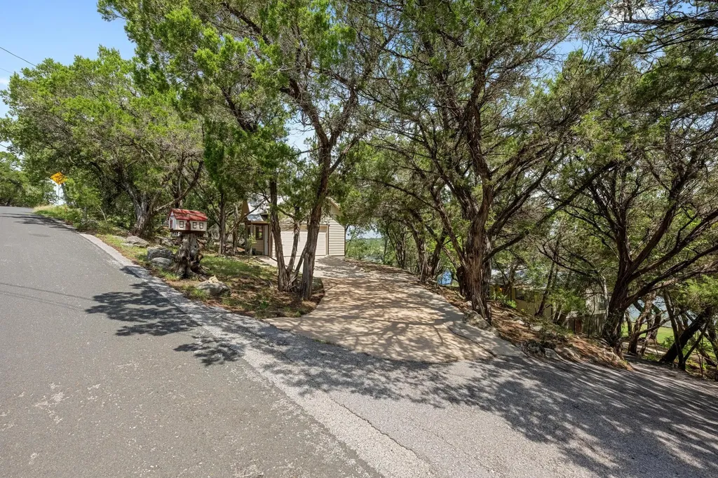20926 W Lakeshore Drive Spicewood TX 78669