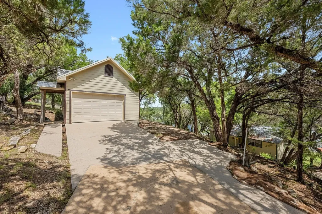 20926 W Lakeshore Drive Spicewood TX 78669