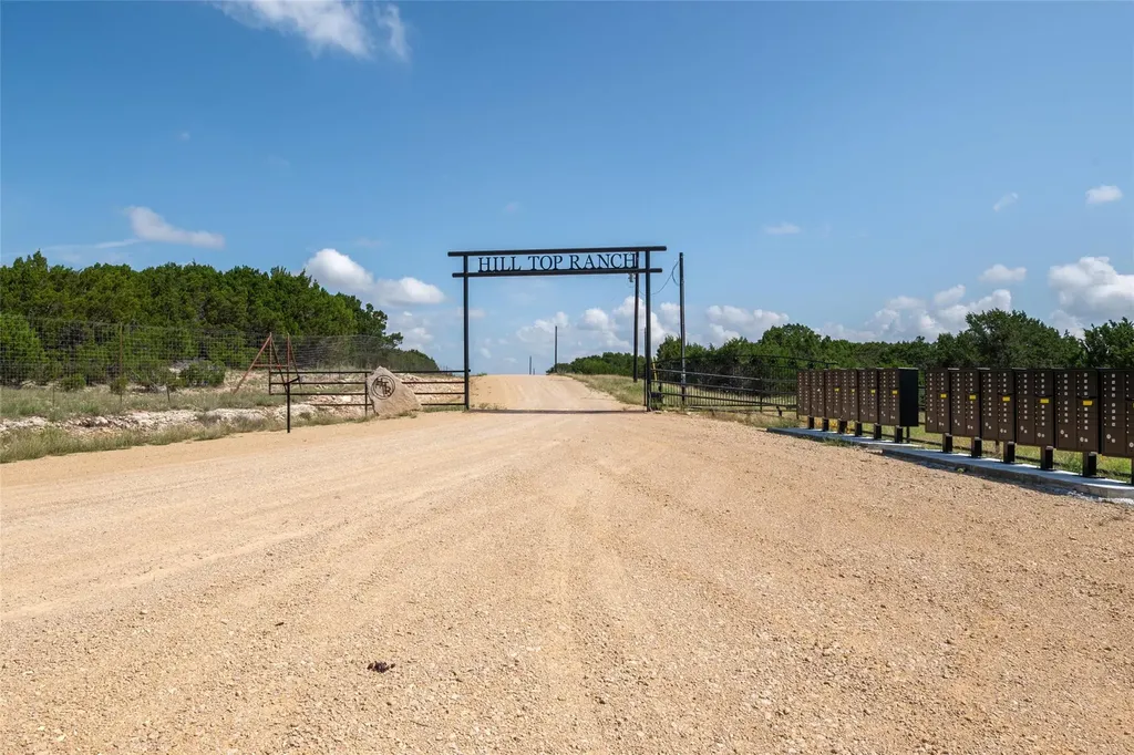 140 Longview Lane San Saba TX 76877